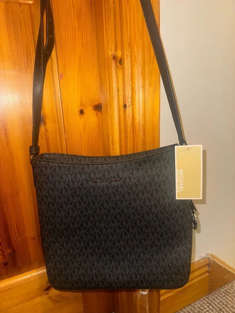 michael kors genuine bag new with tag - Image 3