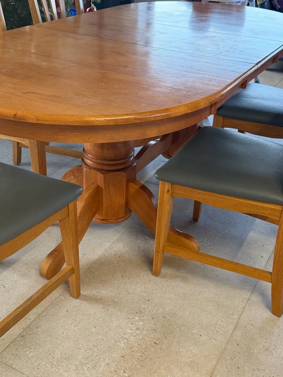 Kitchen table - Image 1