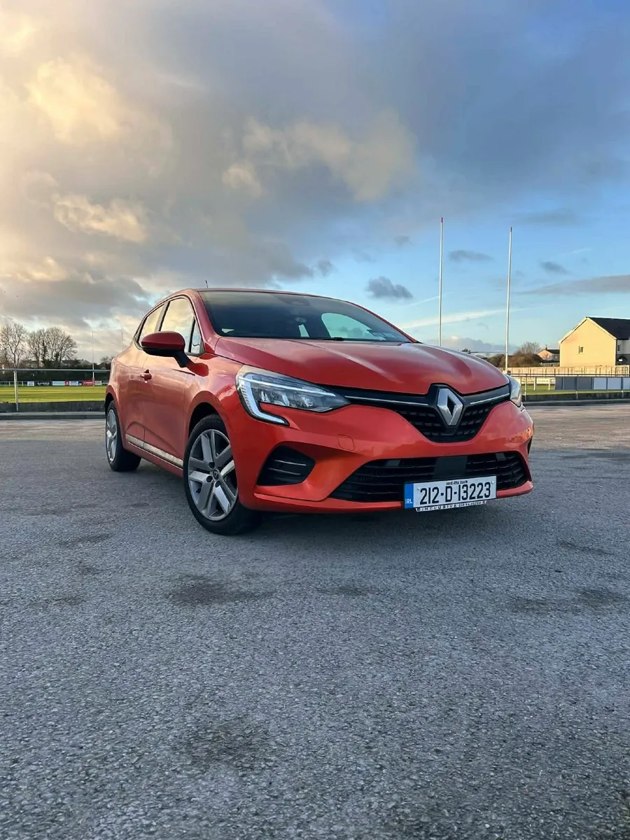Renault Clio 2021 - Image 1
