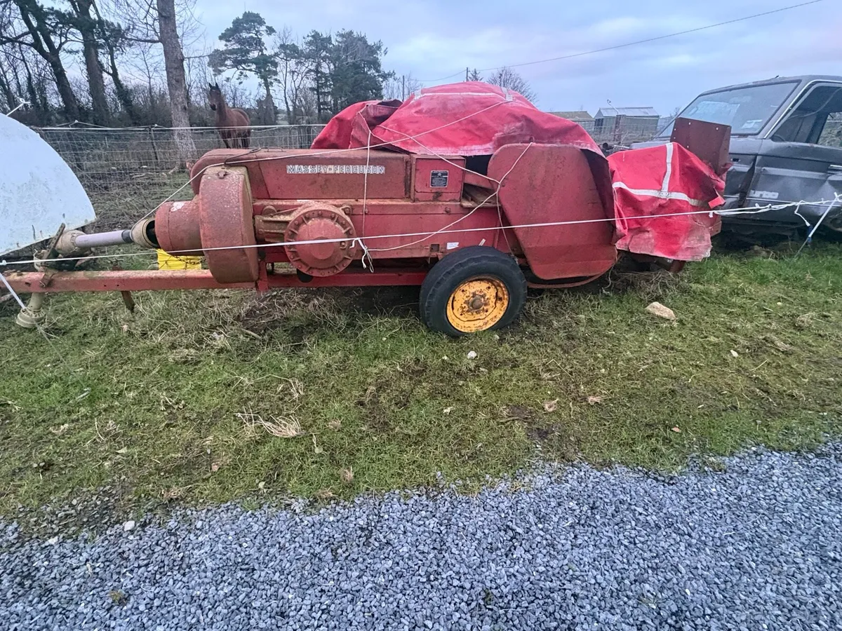 Massey Ferguson 120 baler - Image 1