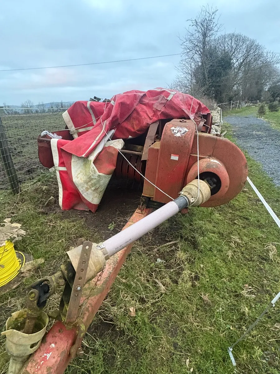 Massey Ferguson 120 baler - Image 2