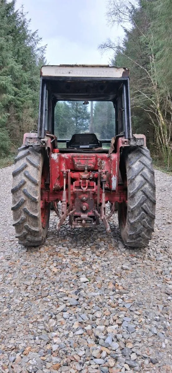 International 484 tractor - Image 4