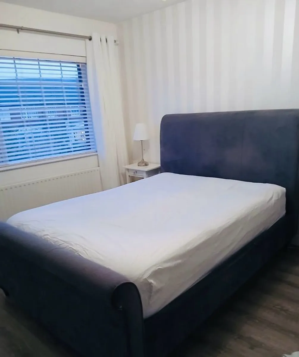 King Bedframe - Image 3