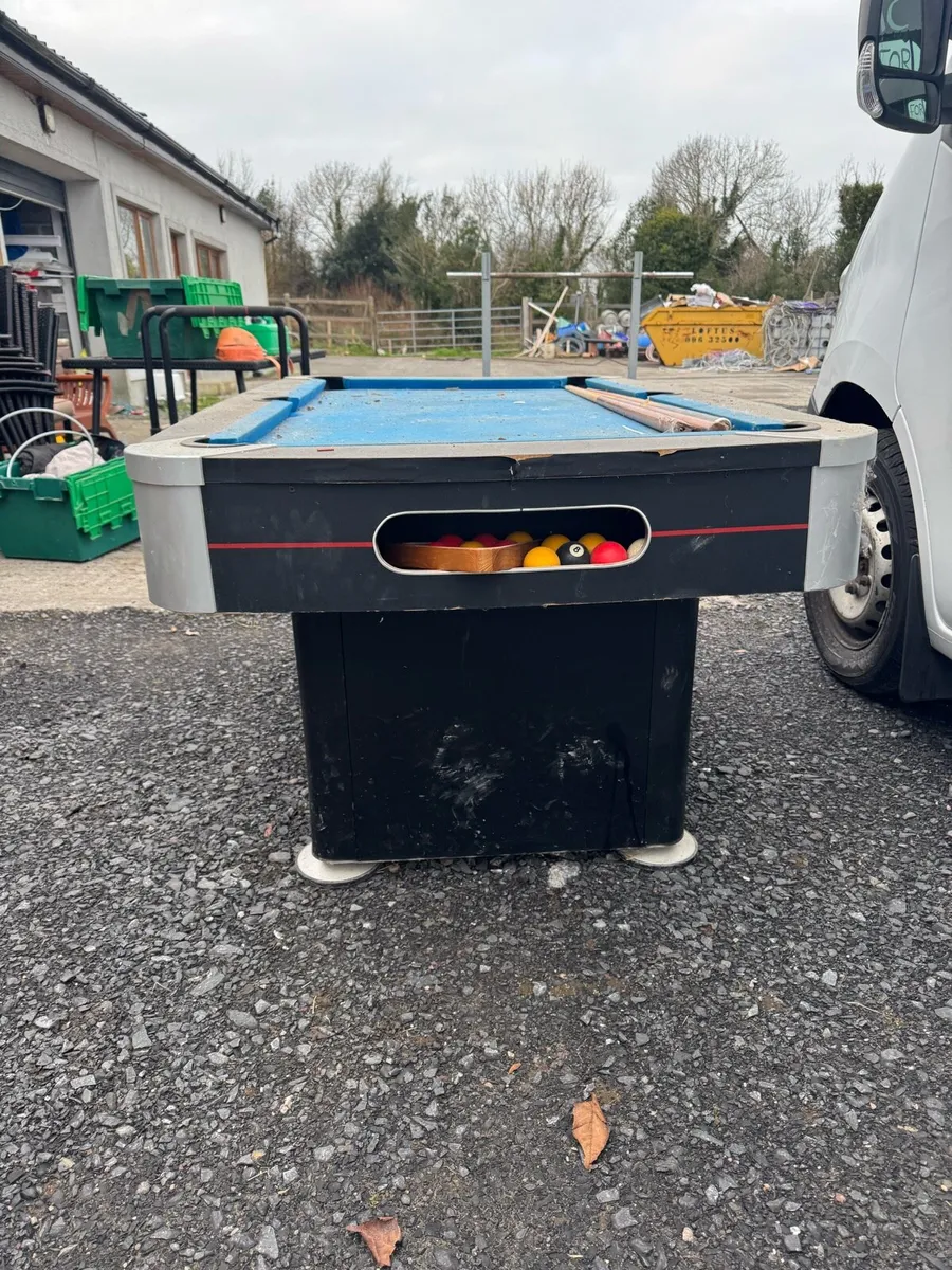 Pool table - Image 4