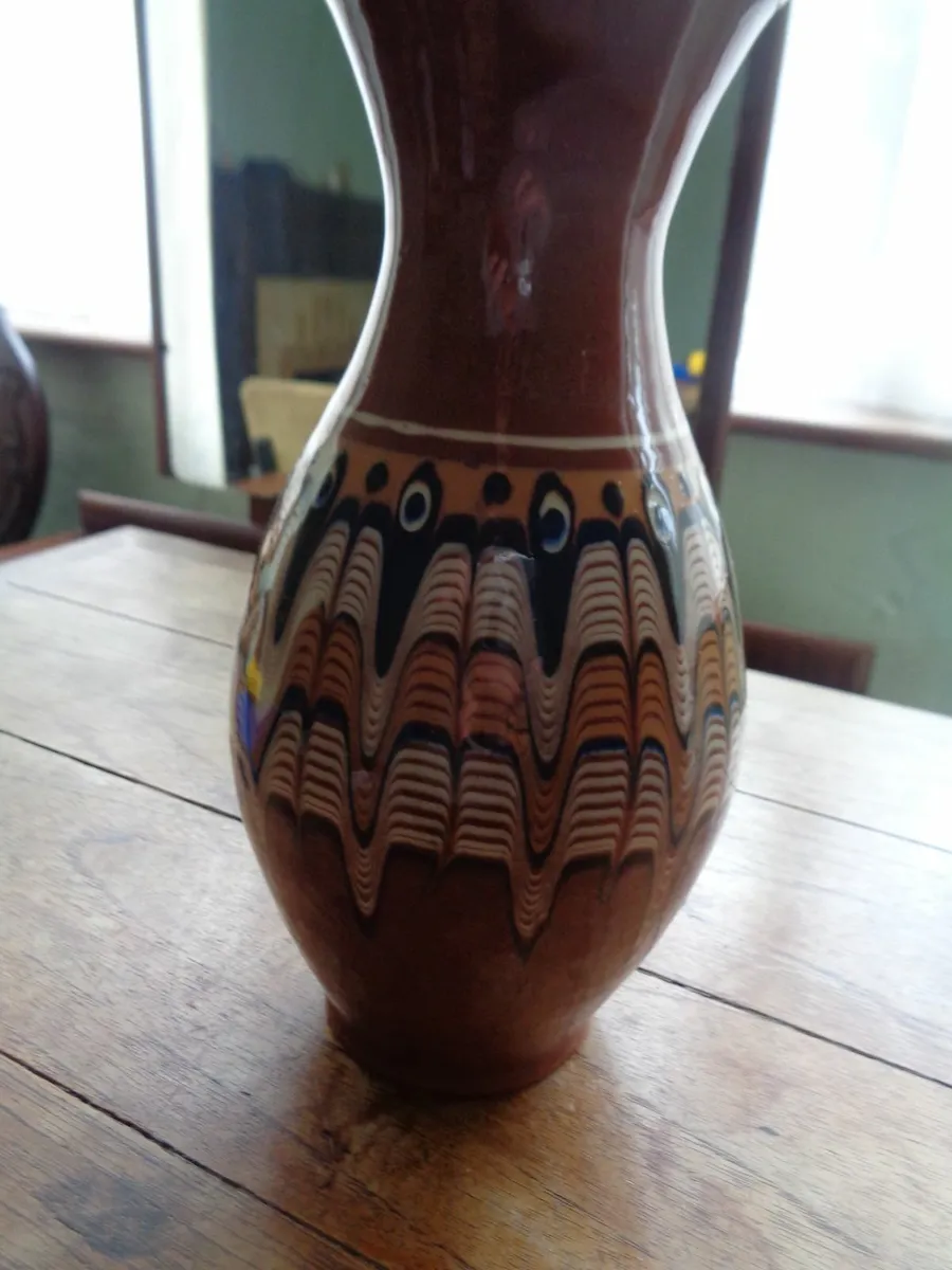 Bulgarian Hand Made Vase for Sale - Image 4