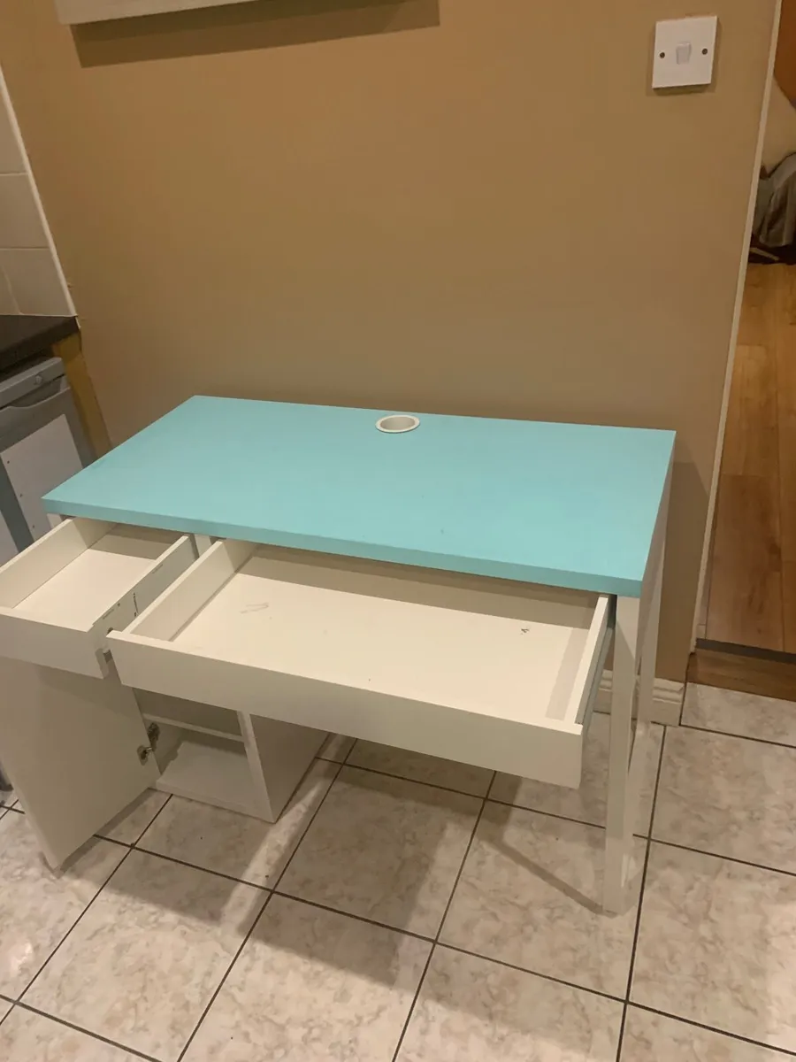 Free - Desk white ideal for bedroom or office - Image 2