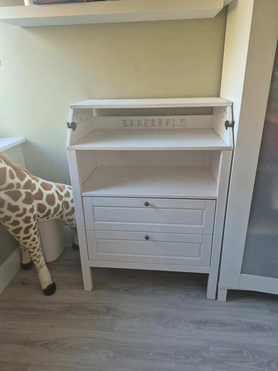 Changing table - Image 2