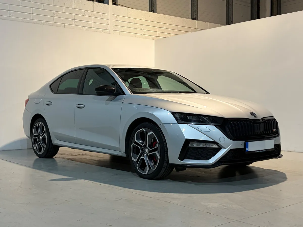212 Skoda Octavia RS IV 1.4 Black Edition Auto - Image 2