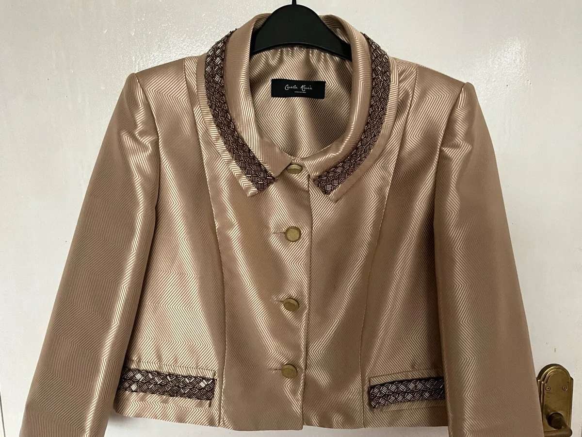 CARLA RUIZ Designer Cropped Jacket - Image 2