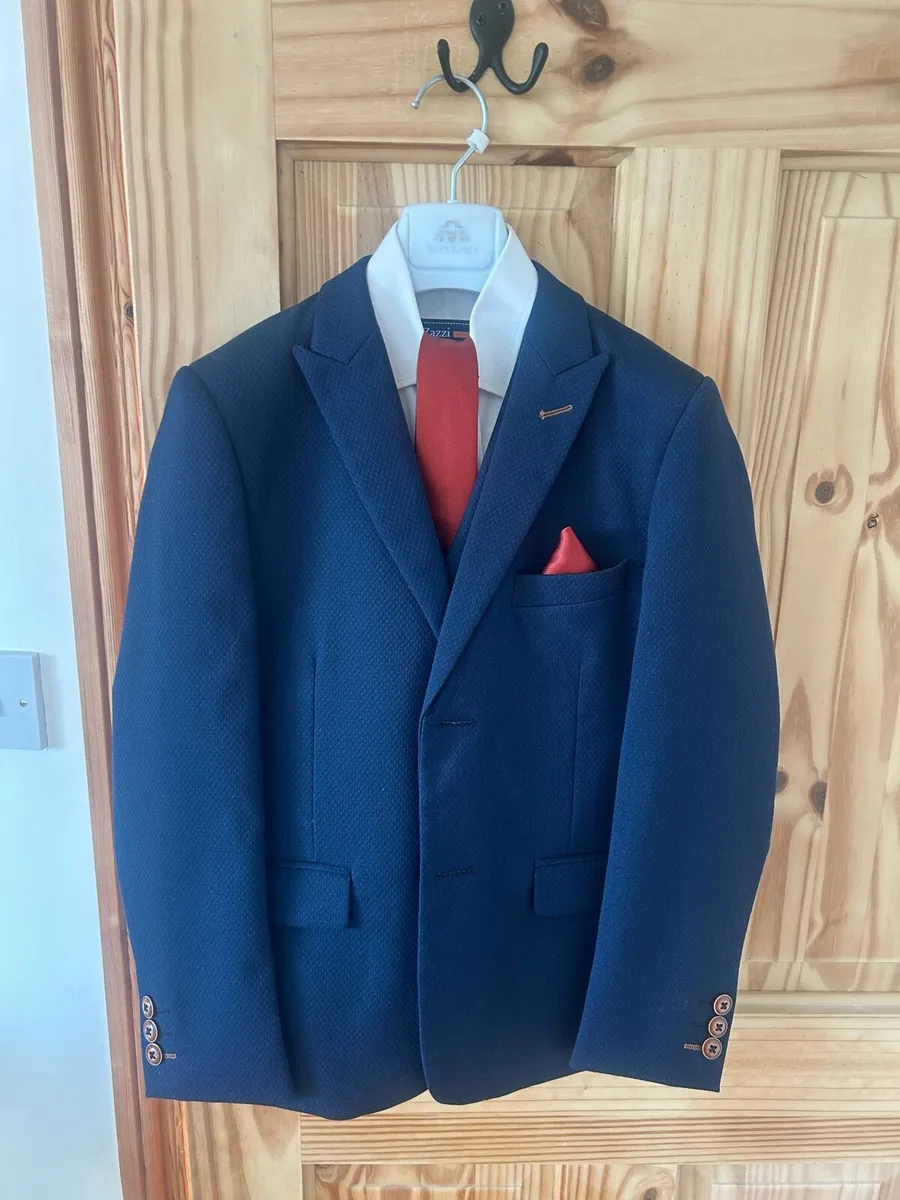 Boys communion suit - Image 1