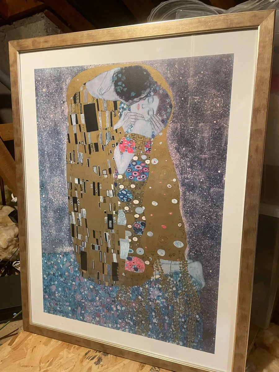 Framed Gustav Klimt “The Kiss” print - Image 1