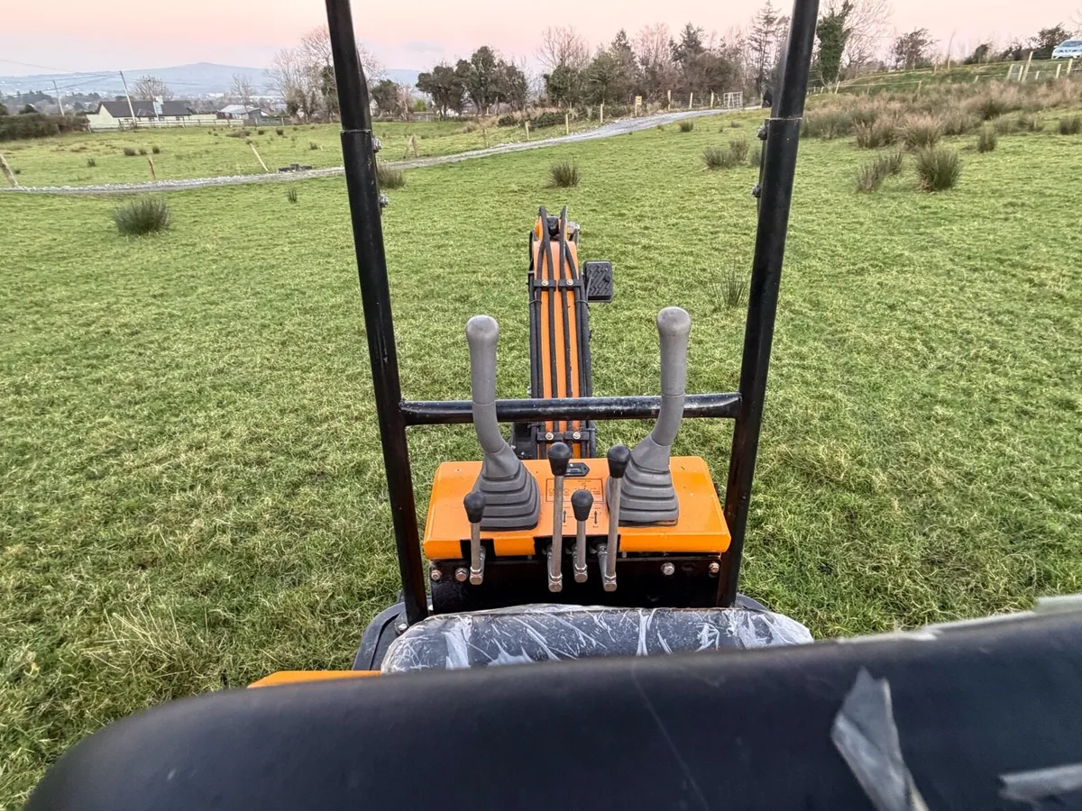 Mini digger JPC - Image 4