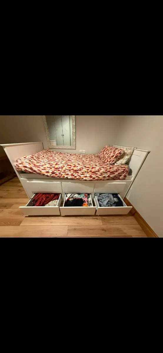 Single bed and pull out mattress - Image 2