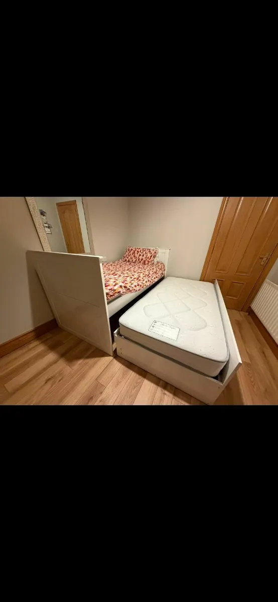 Single bed and pull out mattress - Image 3