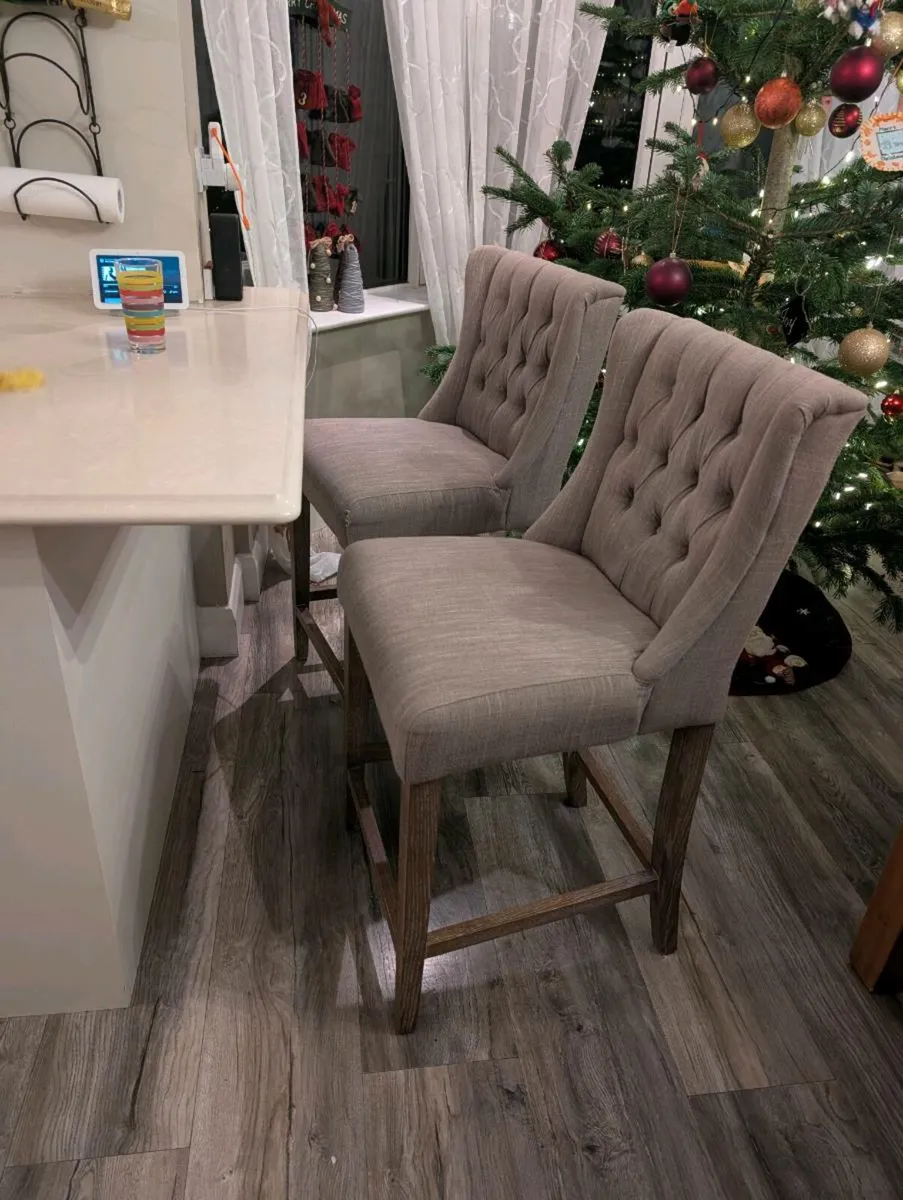 2 Breakfast Bar Stools