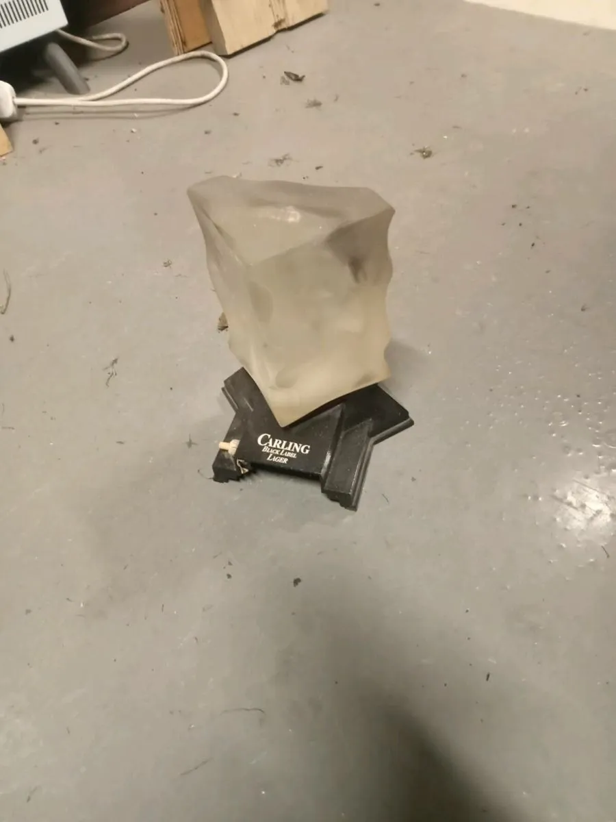 Old Carling bar font - Image 4