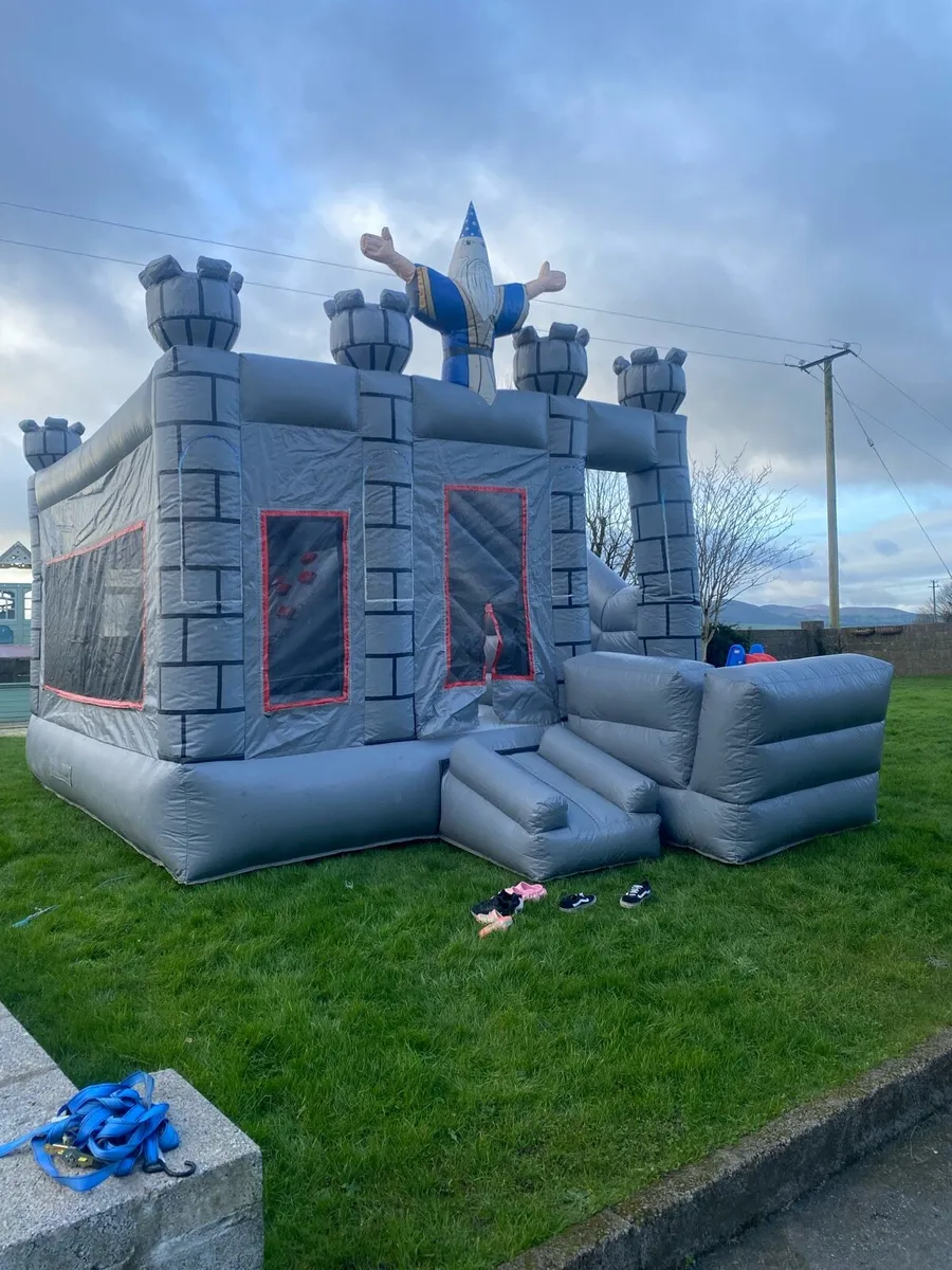 Bouncy castle - Image 1