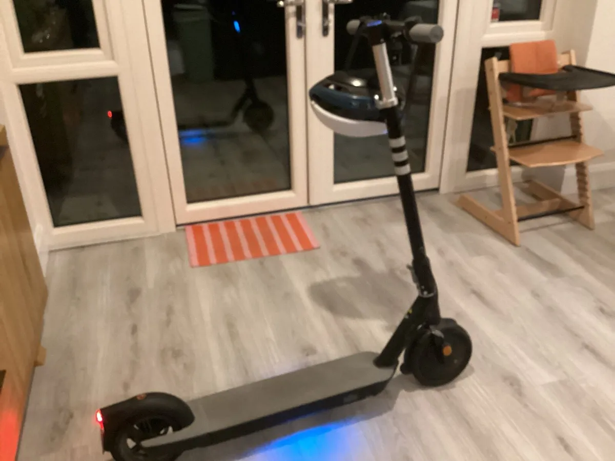As-new Okai electric scooter - Image 1