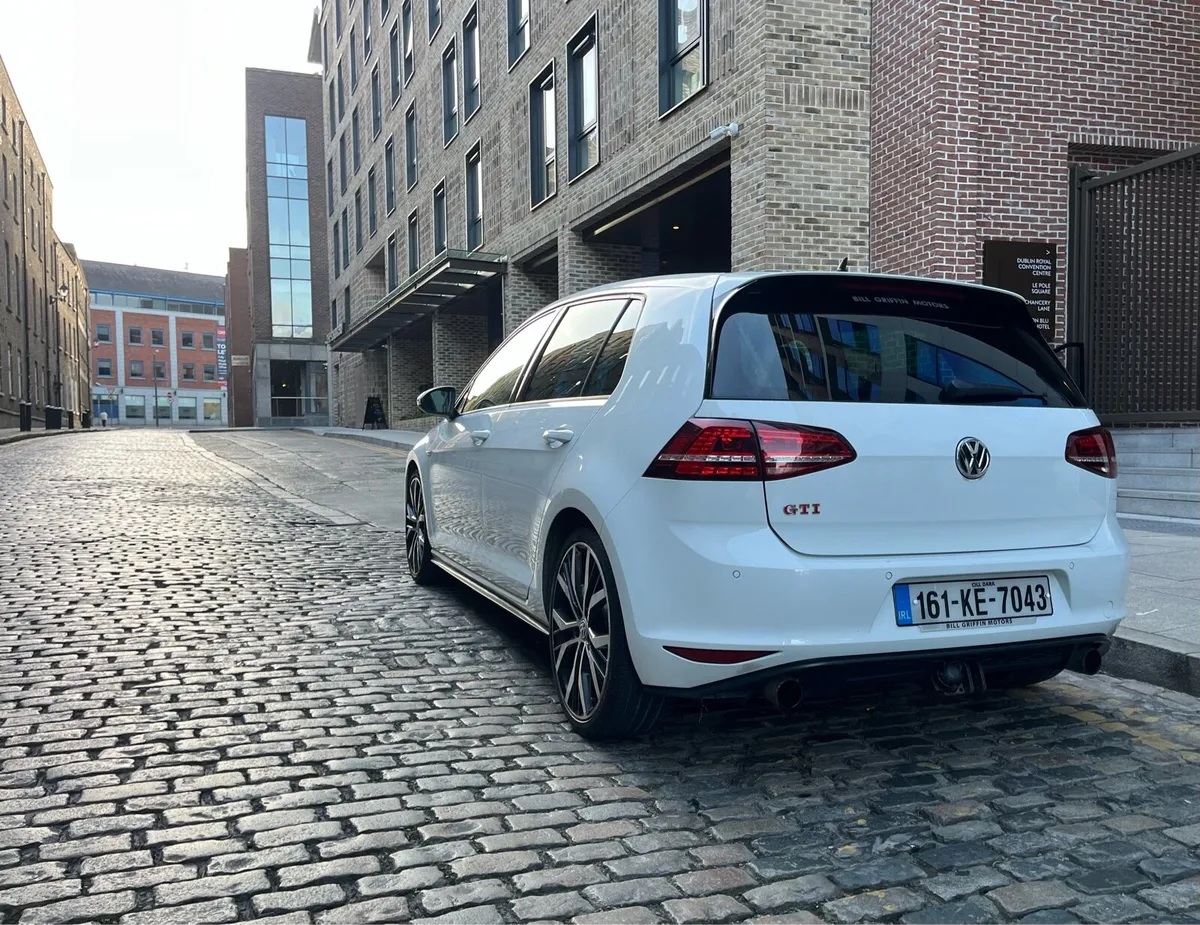 2016 VW Golf GTI Performance 230PS (Manual) - Image 4