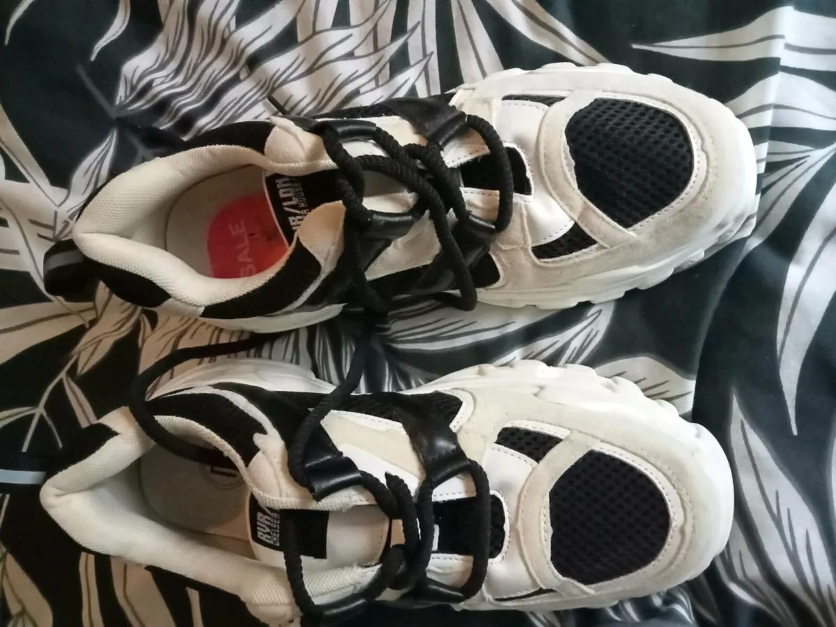 Ladies river island trainers size 5 - Image 1