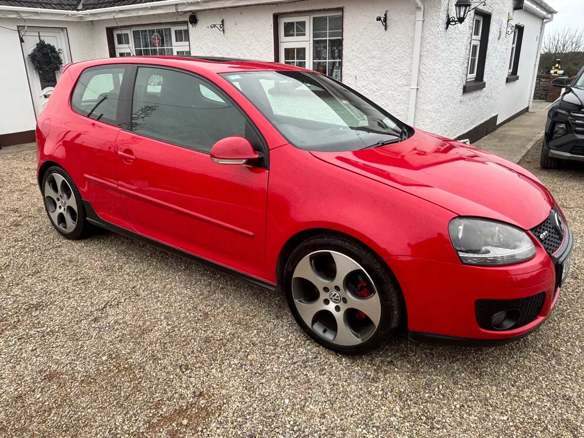 Volkswagen Golf  GTI 2010 - Image 1