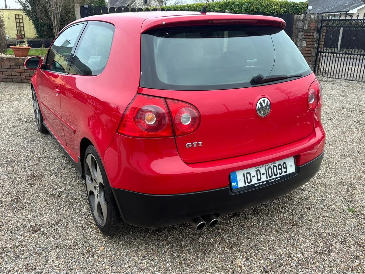 Volkswagen Golf  GTI 2010 - Image 3