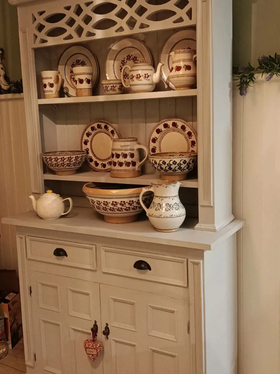 Solid kitchen dresser delivery arranged - Image 3