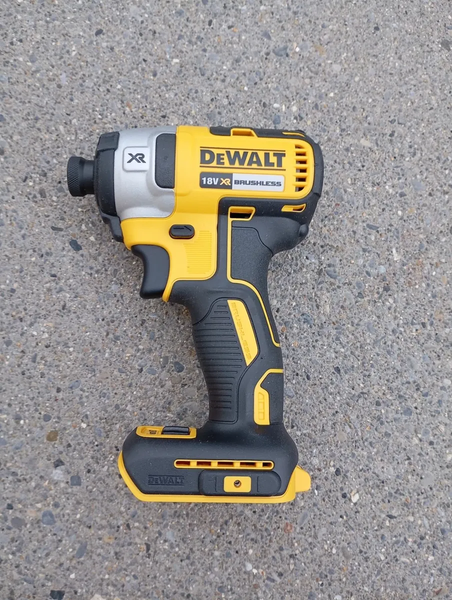DeWalt Impact Driver & Battery - Image 3