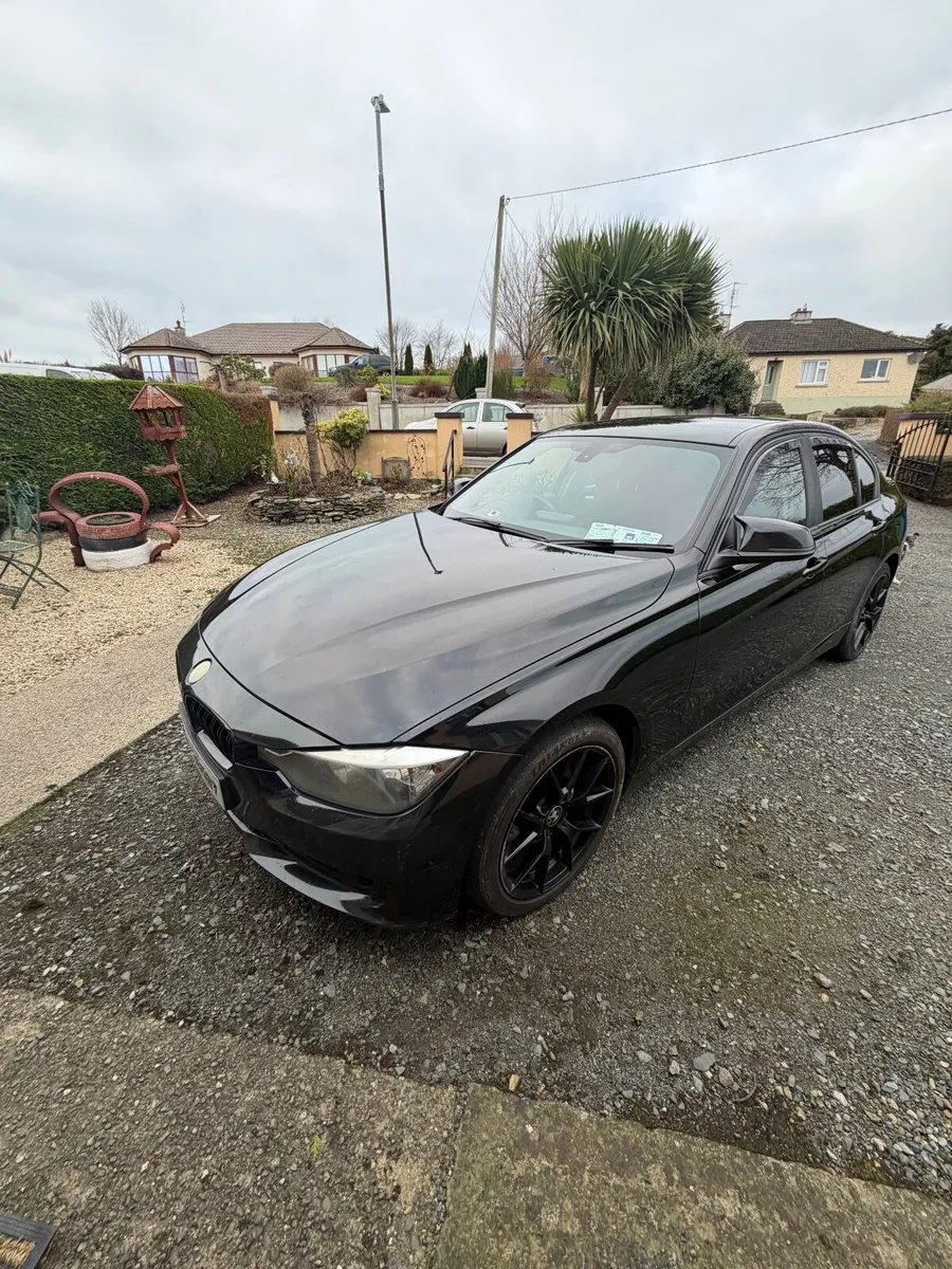 BMW 3-Series 2012 - Image 2