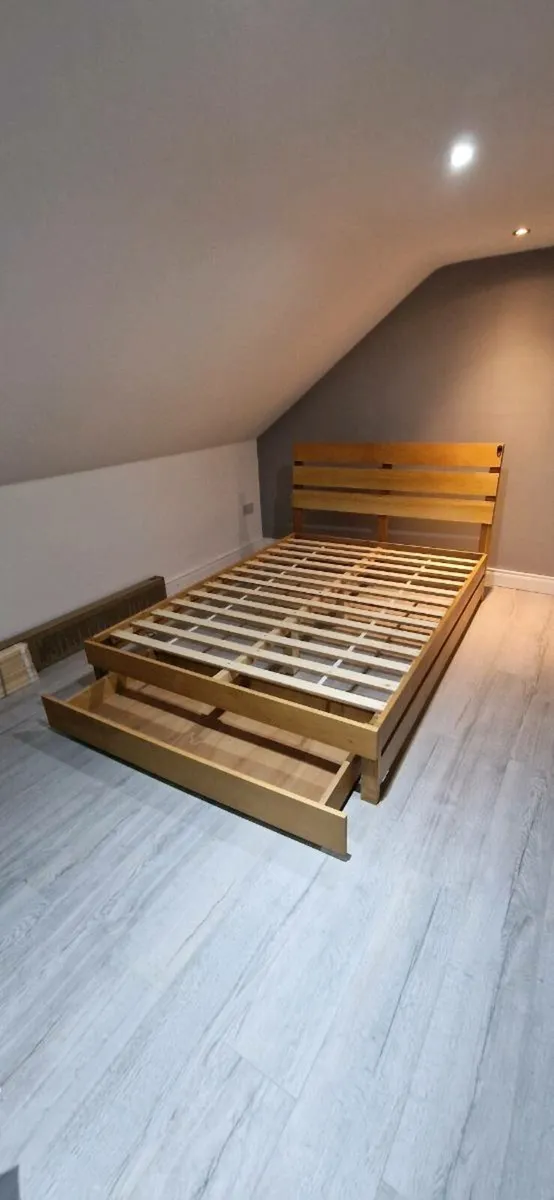 2 lockers and one duble bed - Image 2