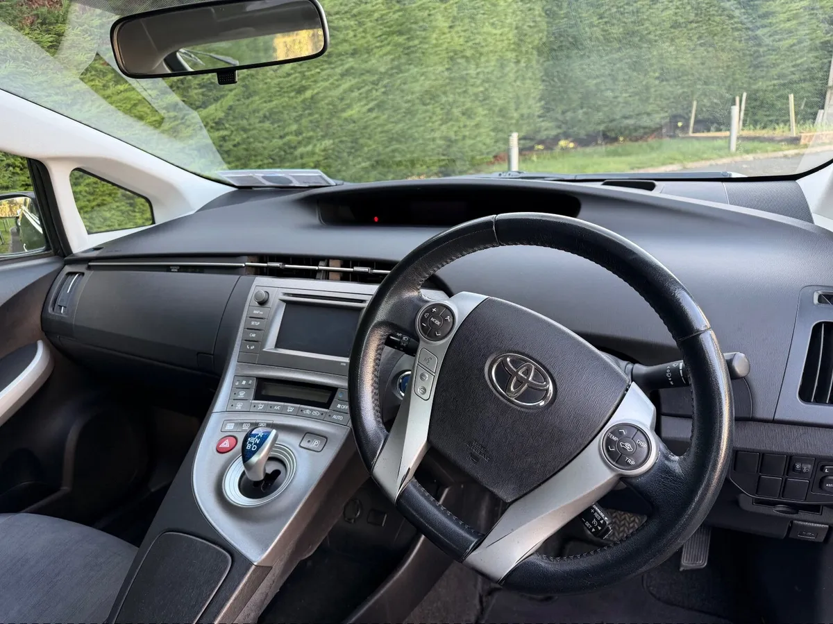 Toyota Prius 2013 - Image 4