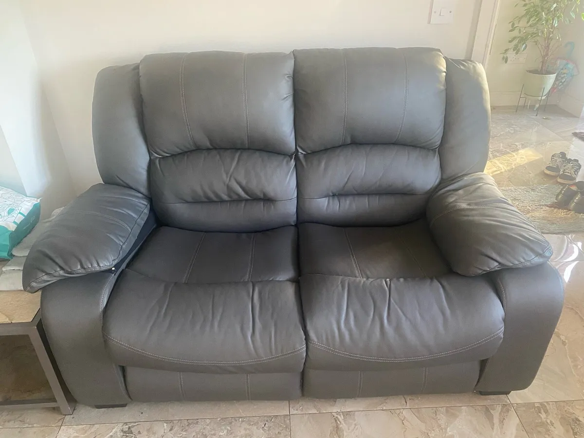2x Sofa - Image 1
