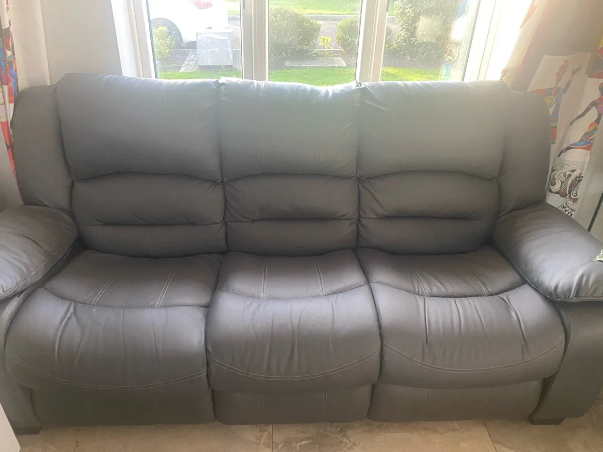 2x Sofa - Image 2