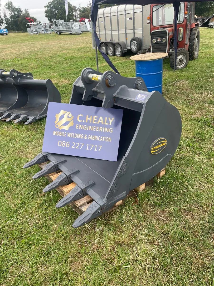 Strickland Buckets - Image 1