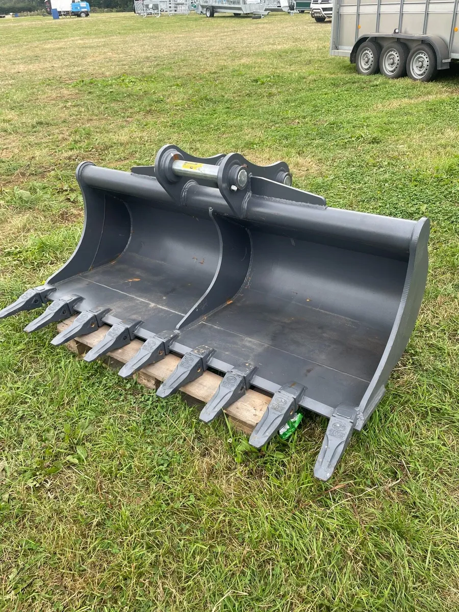 Strickland Buckets - Image 3