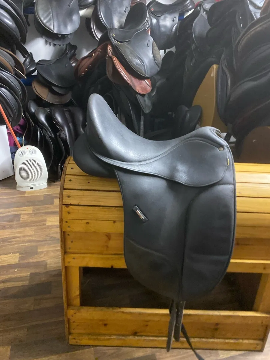 17” Wintec Isabelle werth dressage  saddle - Image 4
