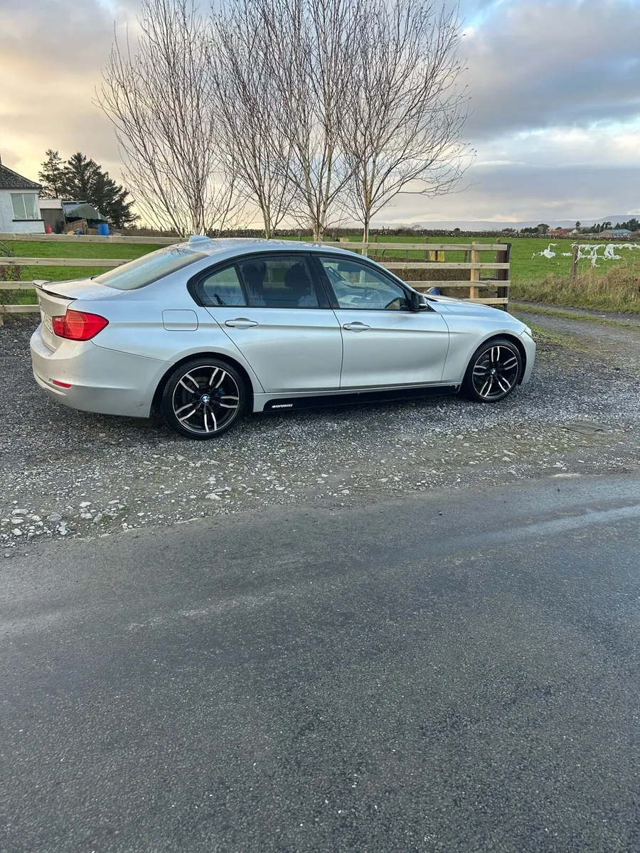 BMW 320D - Image 2