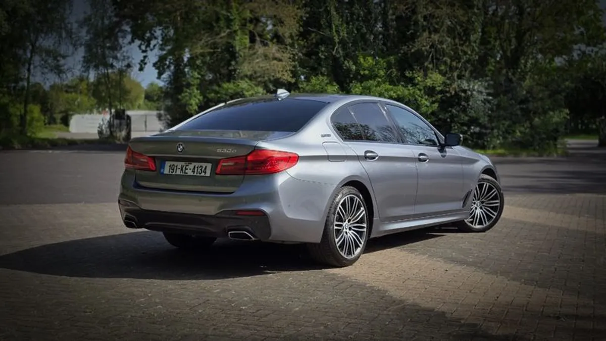 2019 BMW 5 Series - Image 2