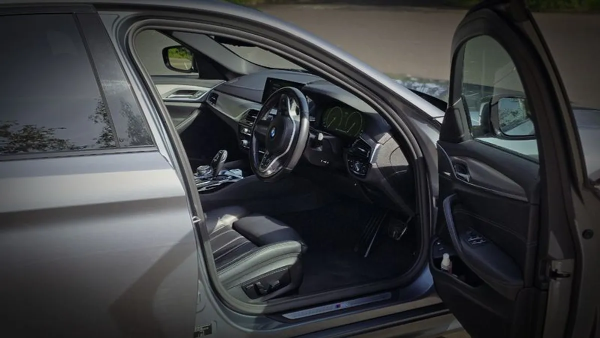 2019 BMW 5 Series - Image 4