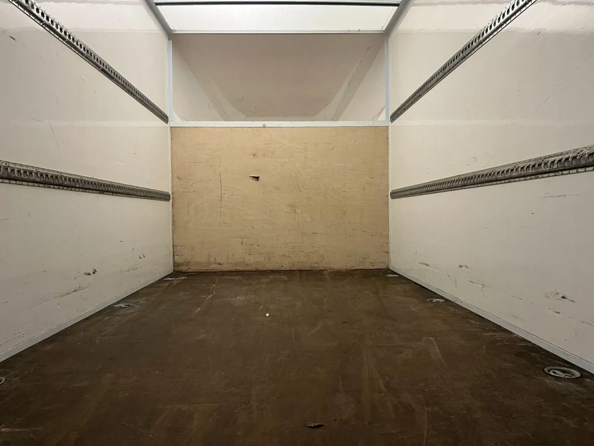 2023 Ford Transit Luton Box Van - Image 4