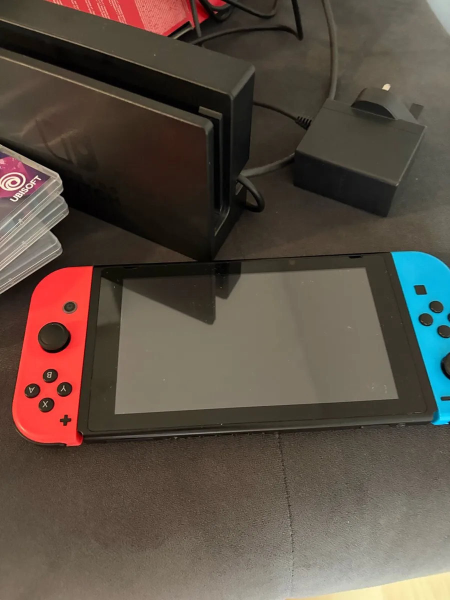 Nintendo Switch Console Bundle Fully working - Image 1