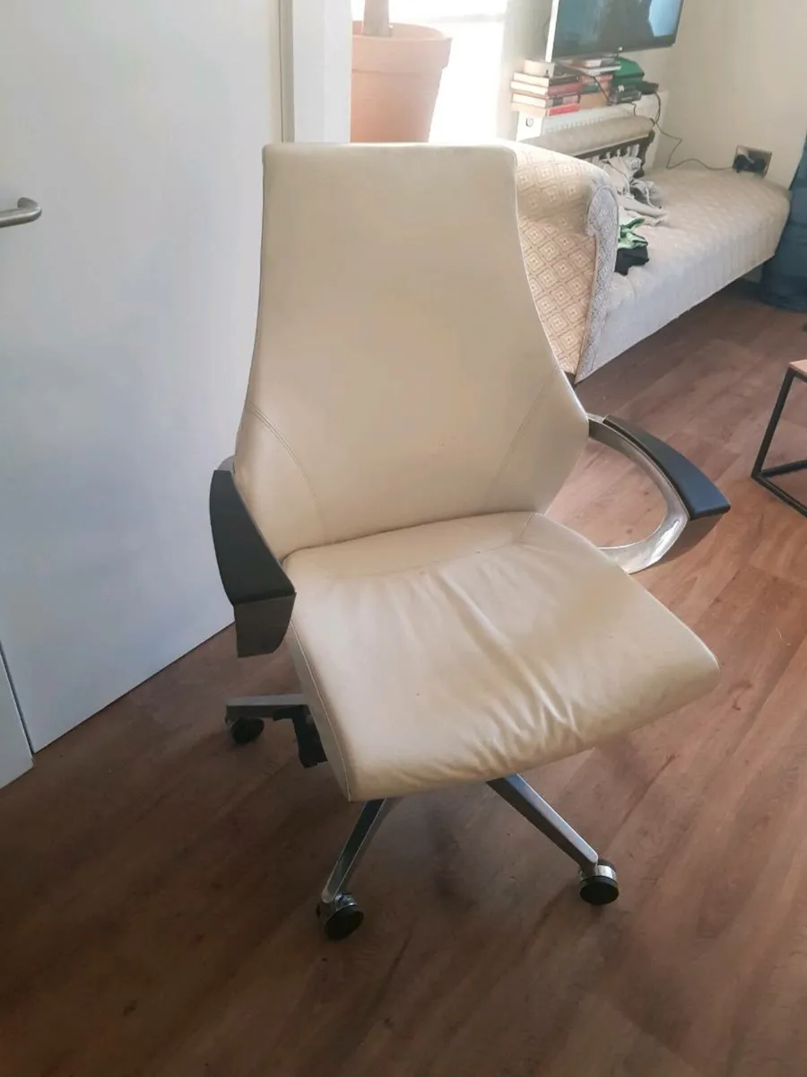 Office chair - Image 3