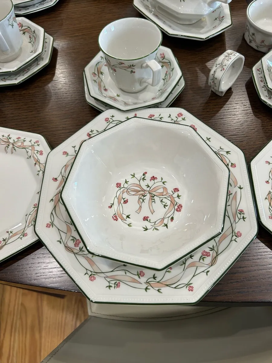Johnson’s bros, Eternal Beau full dinner service - Image 4