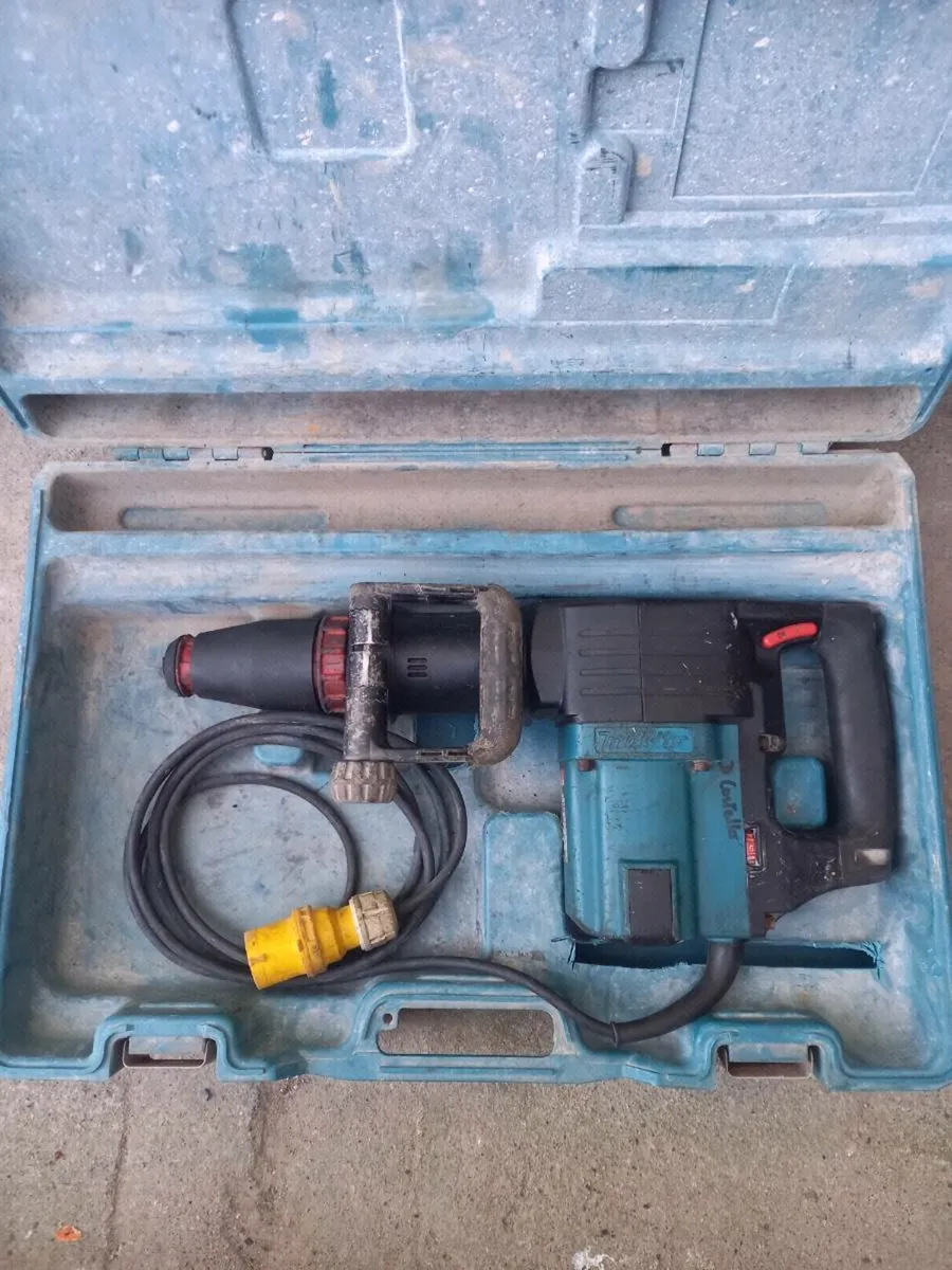 Makita Concrete Breaker - Image 1