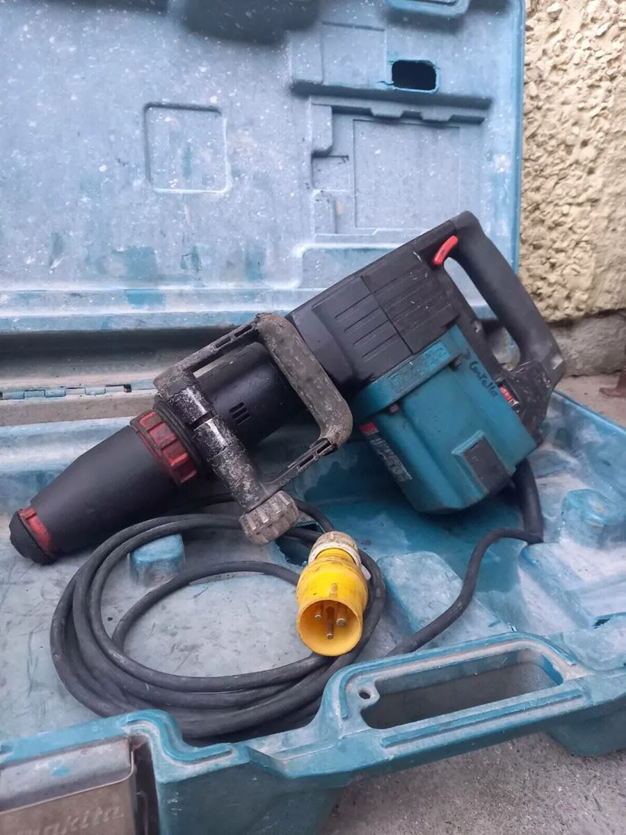 Makita Concrete Breaker - Image 3