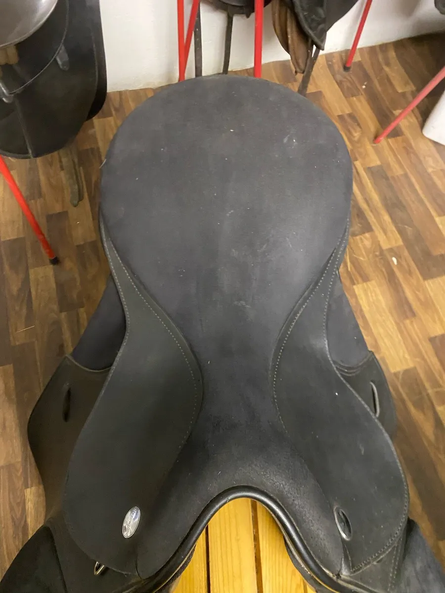 17” Thorowgood T4 adjustable saddle - Image 4