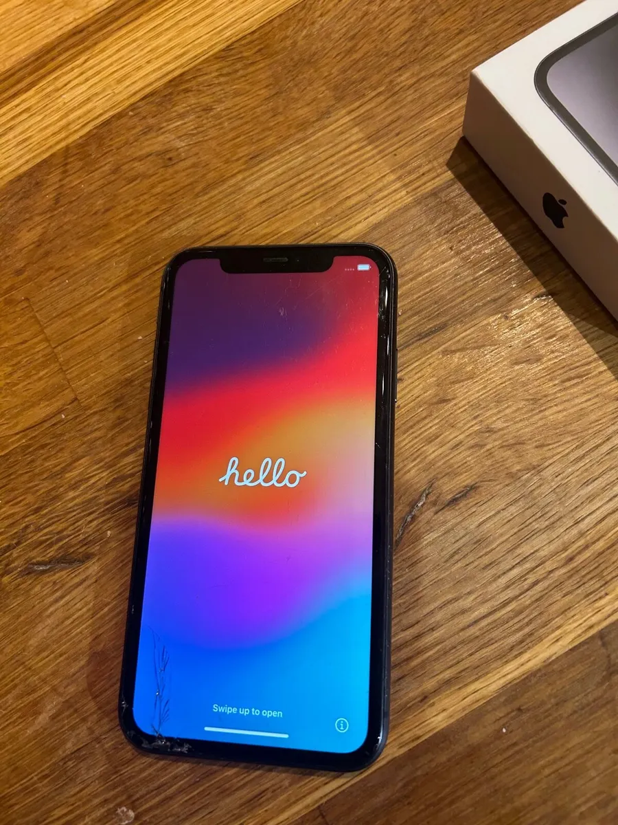 iPhone 11 32GB - Image 2