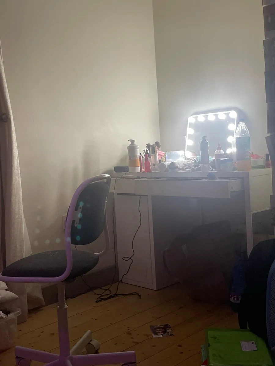 led mirror + desk + chair
