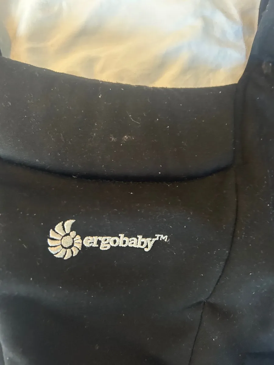 Baby Sling Carrier Ergobaby - Image 1