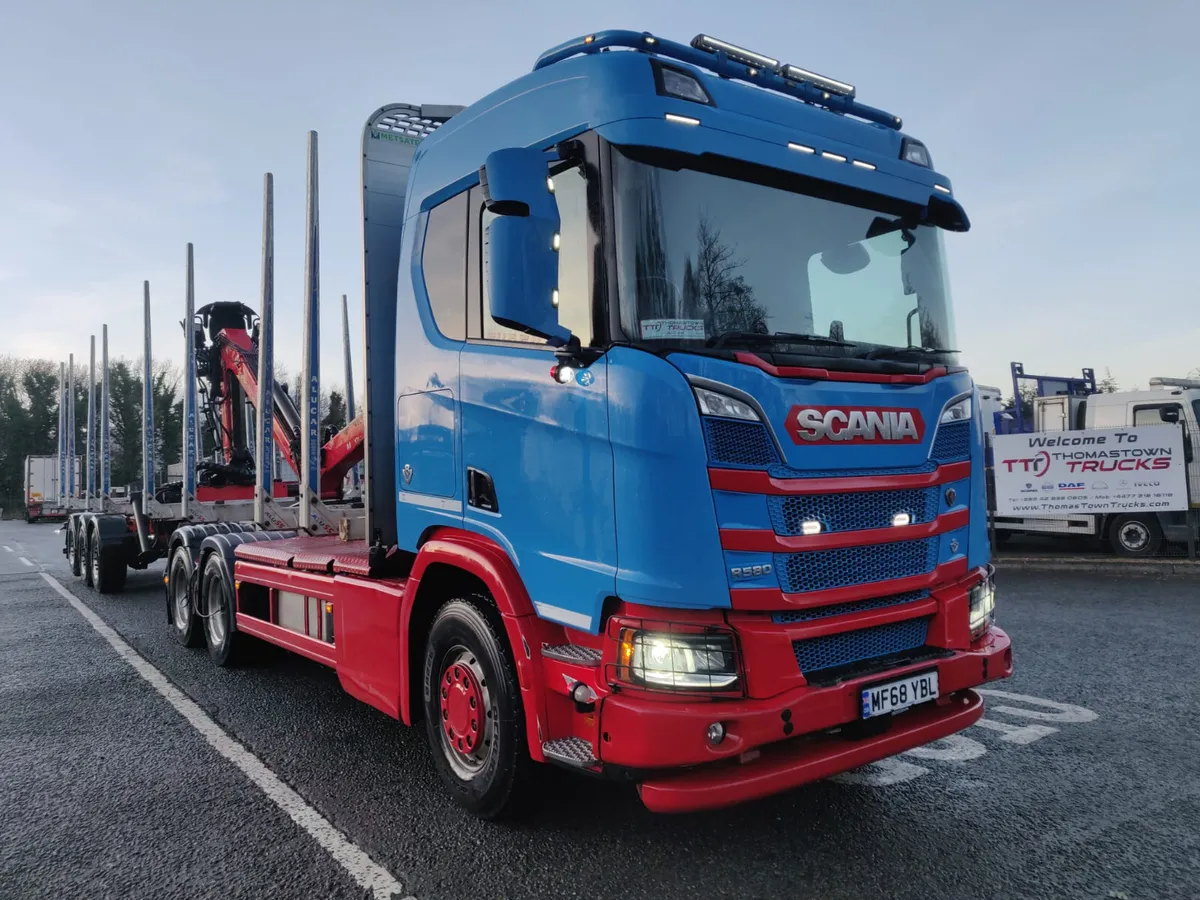2018 Scania R580 V8 6x4 timber truck with drag - Image 1